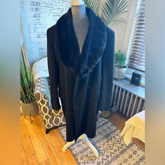 Companion Other - VTG Companion Wool Outercoat w/faux fur collar and faux & lining. Men’s XL Blk